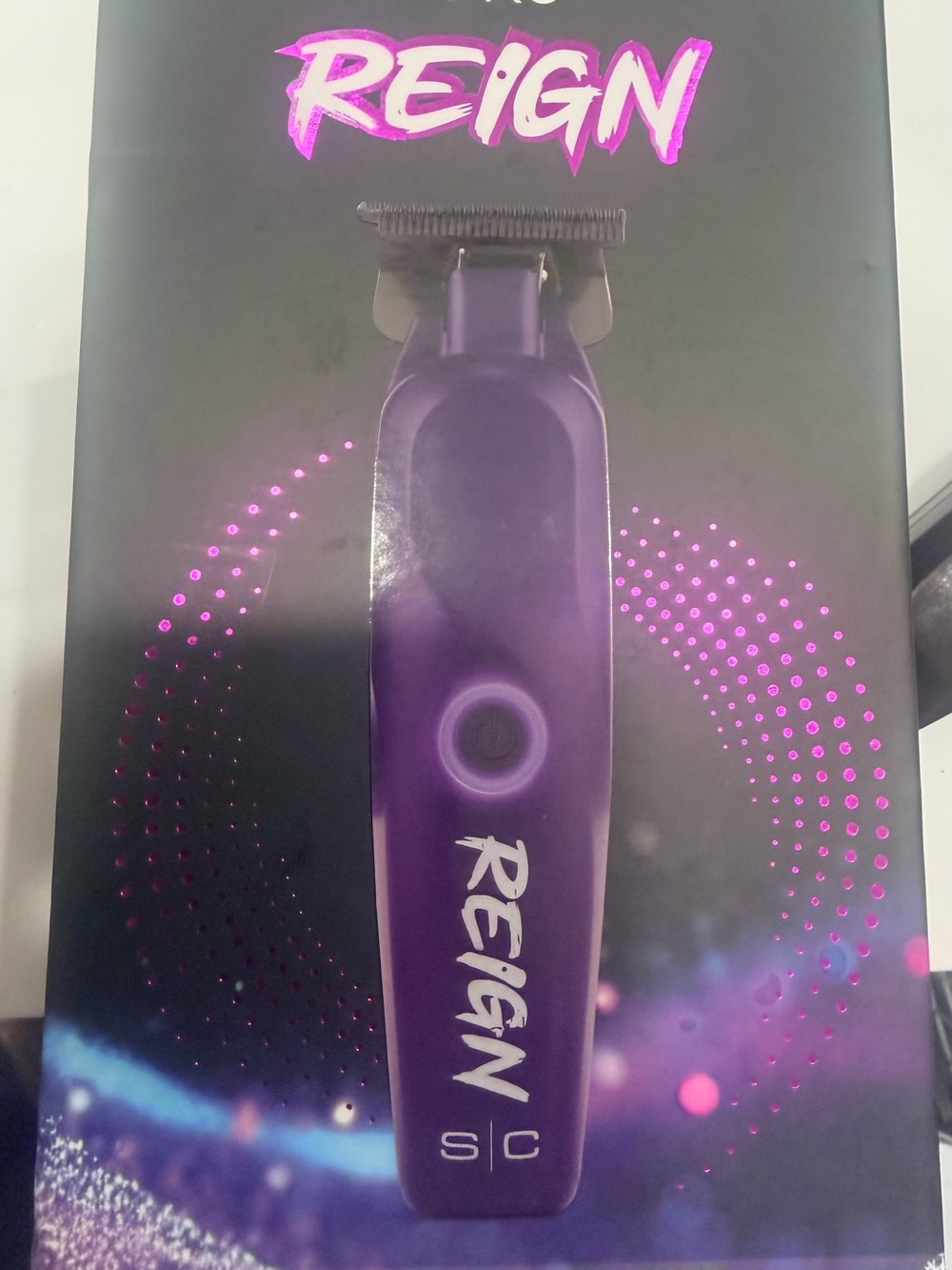 Reign stylecraft Electric Trimmer in Black and Hot Pink